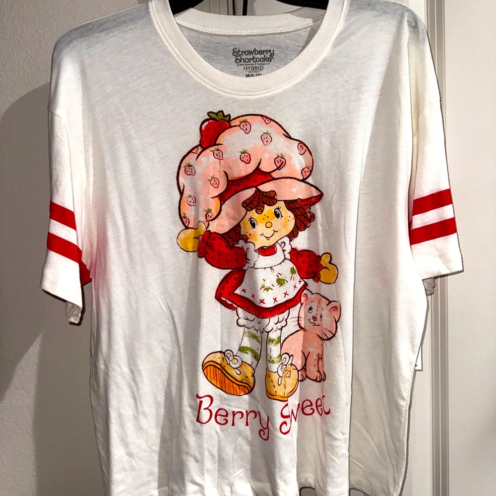 Strawberry shortcake Pajamas with Strawberry shortcake shorts size Medium